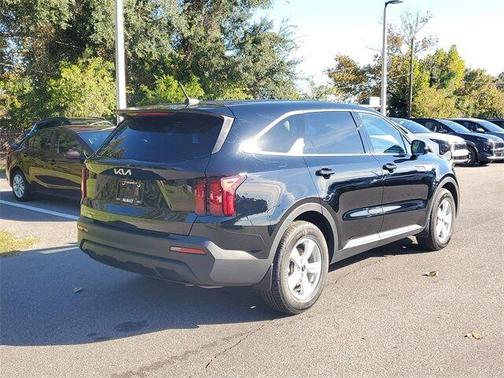 2023 Kia Sorento LX