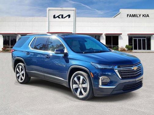 2023 Chevrolet Traverse LT Leather