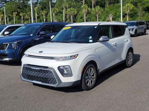 Snow White Pearl 2020 Kia Soul LX