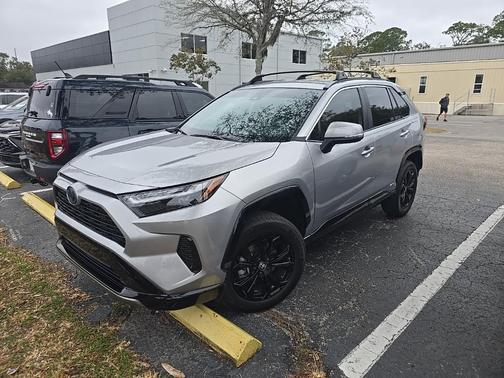 2023 Toyota RAV4 Hybrid SE
