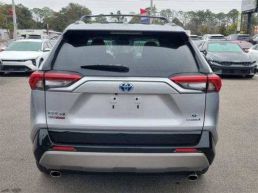 2023 Toyota RAV4 Hybrid SE