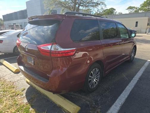 2019 Toyota Sienna L