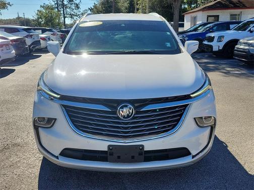 2022 Buick Enclave Essence