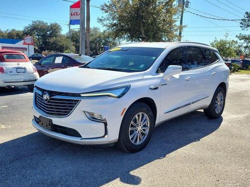 2022 Buick Enclave Essence