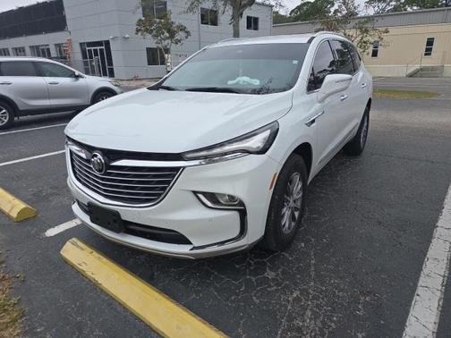 2022 Buick Enclave Essence