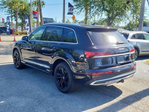 Orca Black Metallic 2021 Audi Q7 55 Premium Plus