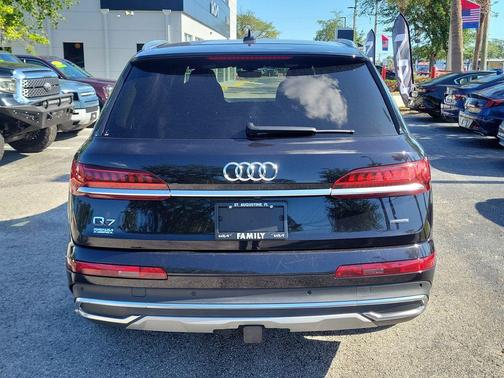 Orca Black Metallic 2021 Audi Q7 55 Premium Plus