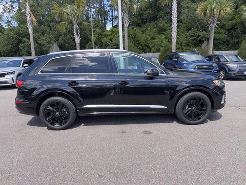 Orca Black Metallic 2021 Audi Q7 55 Premium Plus