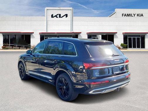 Orca Black Metallic 2021 Audi Q7 55 Premium Plus