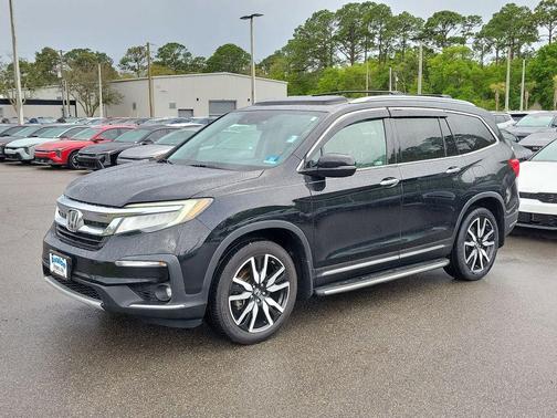 Crystal Black Pearl 2019 Honda Pilot Touring 8-Passenger
