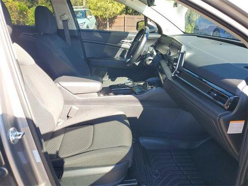 2024 Kia Sportage Hybrid LX