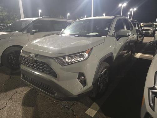 2020 Toyota RAV4 XLE
