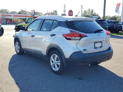 2018 Nissan Kicks S