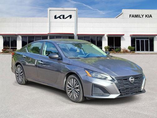 Gun Metallic 2024 Nissan Altima 2.5 SV