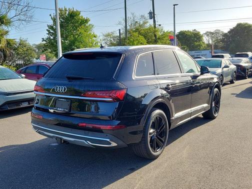 2021 Audi Q7 55 Premium Plus