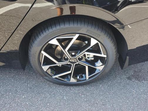 2026 Kia K5 EX