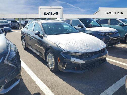 2025 Kia K5 LXS
