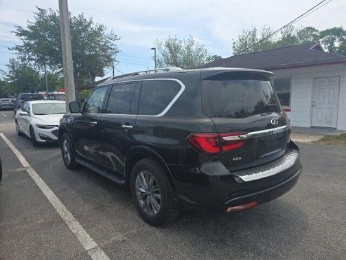 2023 INFINITI QX80 Luxe