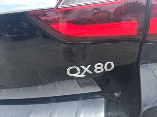 2023 INFINITI QX80 Luxe