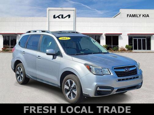 Ice Silver Metallic 2017 Subaru Forester 2.5i Premium