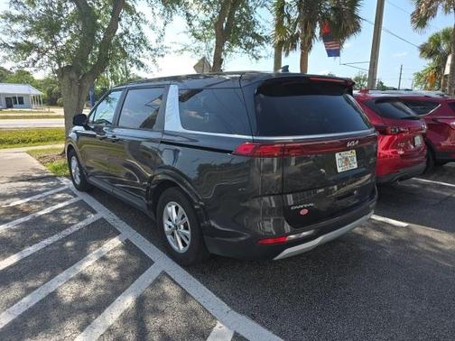 2023 Kia Carnival LX