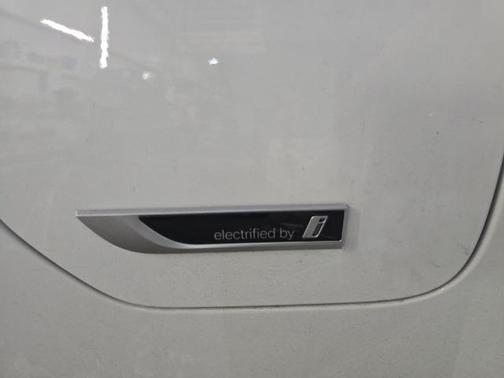 2023 BMW 330e 330e