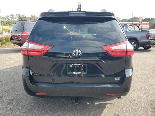2019 Toyota Sienna XLE