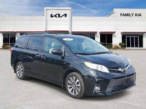 2019 Toyota Sienna XLE