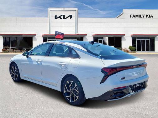 Snow White Pearl 2025 Kia K5 EX