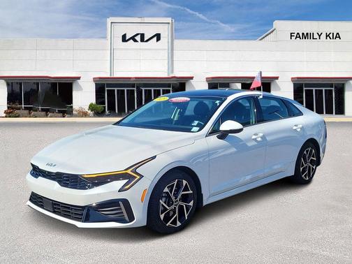 Snow White Pearl 2025 Kia K5 EX