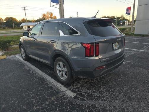 2023 Kia Sorento LX