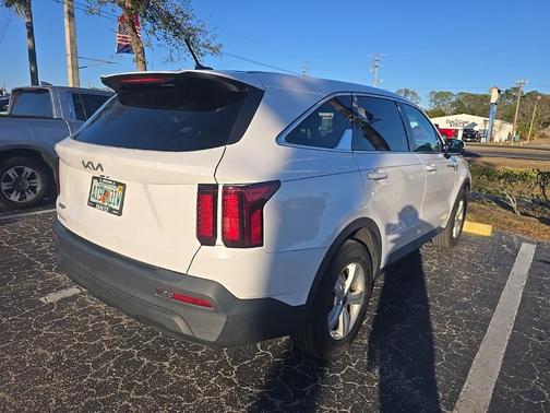 2023 Kia Sorento LX
