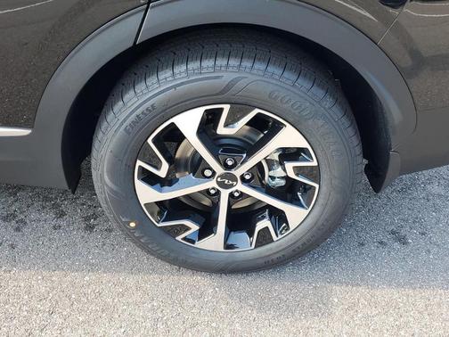 2025 Kia Sportage Hybrid EX