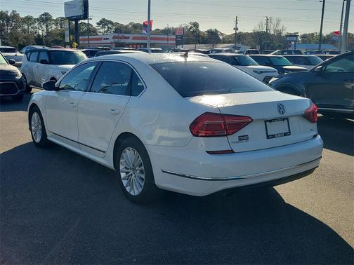 2016 Volkswagen Passat 1.8T SE