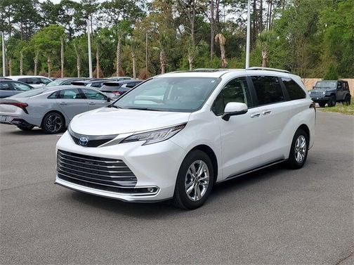 2023 Toyota Sienna Limited