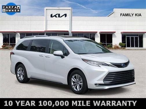 2023 Toyota Sienna Limited
