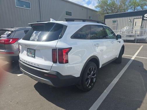 2022 Kia Sorento X-Line EX