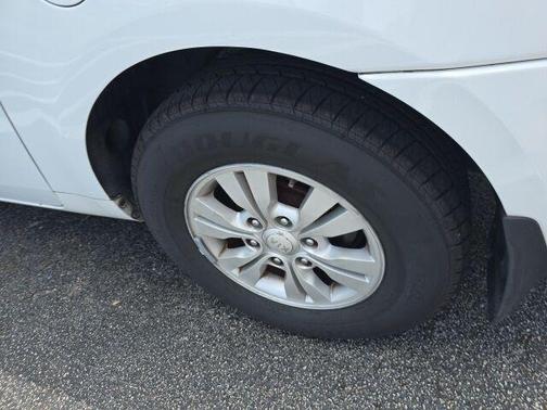 2012 Kia Sedona LX