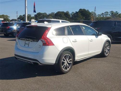 2015 Volvo V60 Cross Country T5
