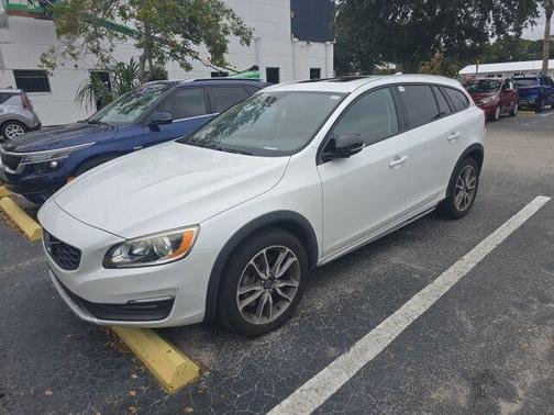2015 Volvo V60 Cross Country T5