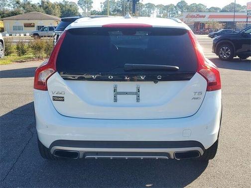 2015 Volvo V60 Cross Country T5