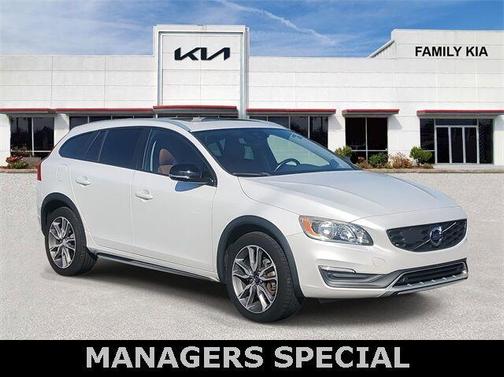 2015 Volvo V60 Cross Country T5