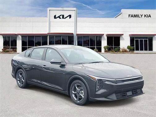 2025 Kia K4 LXS