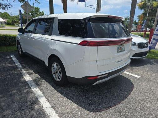 2024 Kia Carnival LX
