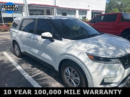 2024 Kia Carnival LX