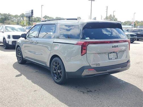 2026 Kia Carnival SX