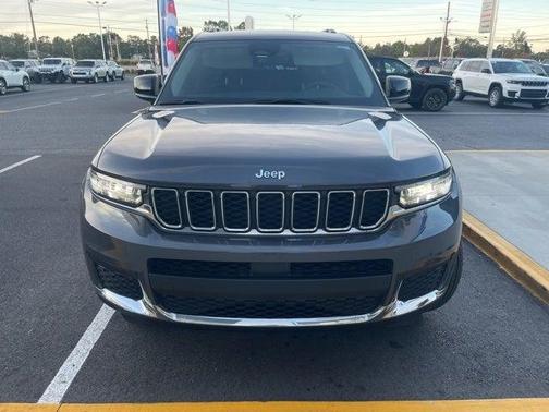 2023 Jeep Grand Cherokee L Laredo 4x4