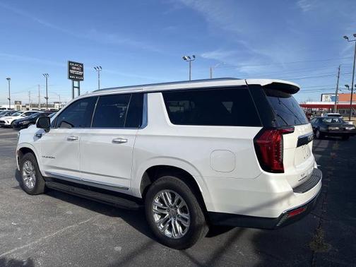 2022 GMC Yukon XL SLT