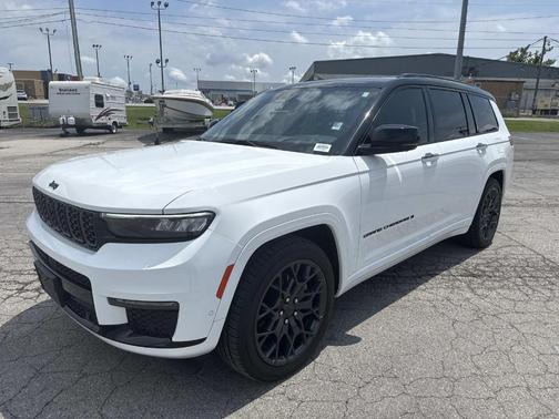 Bright White Clearcoat 2023 Jeep Grand Cherokee L Summit