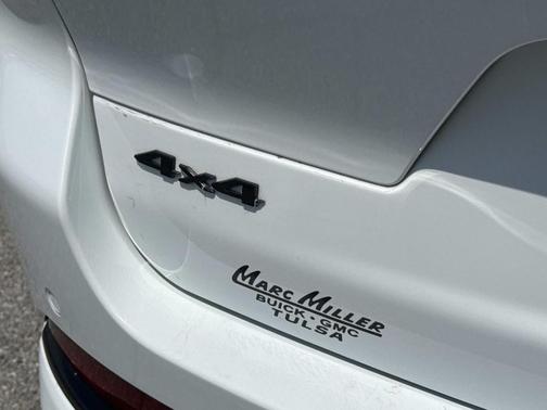 Bright White Clearcoat 2023 Jeep Grand Cherokee L Summit